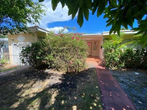 7549 Bounty Avenue North Bay Village FL 33141