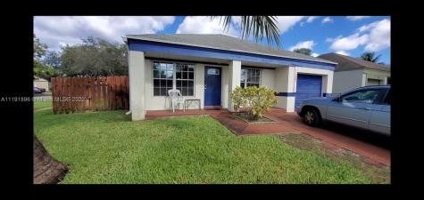 1001 SW 85th Terrace Pembroke Pines FL 33025