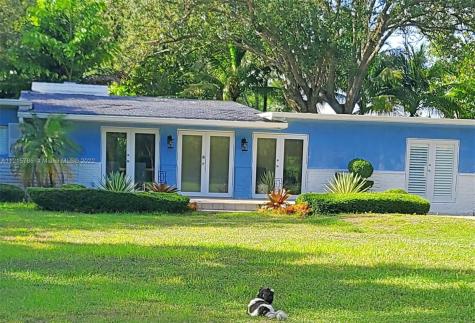8940 SW 65th Court Pinecrest FL 33156
