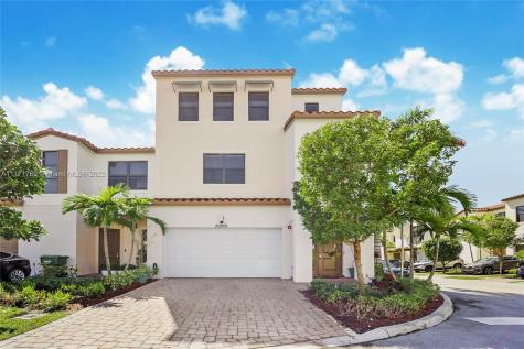 20922 NW 1st Drive Pembroke Pines FL 33029