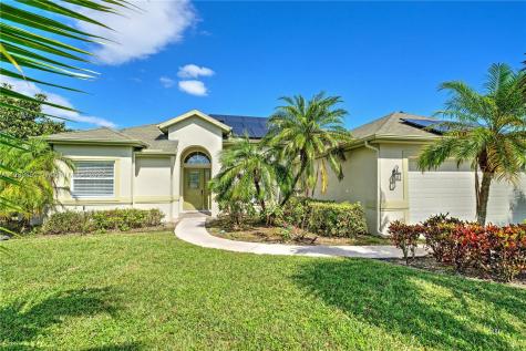 6223 NW Kukui Court Port St. Lucie FL 34983