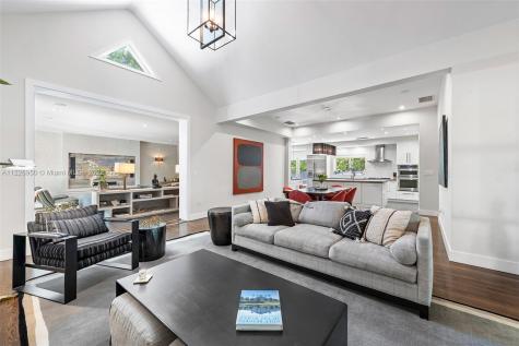 4564 N Michigan Avenue Miami Beach FL 33140