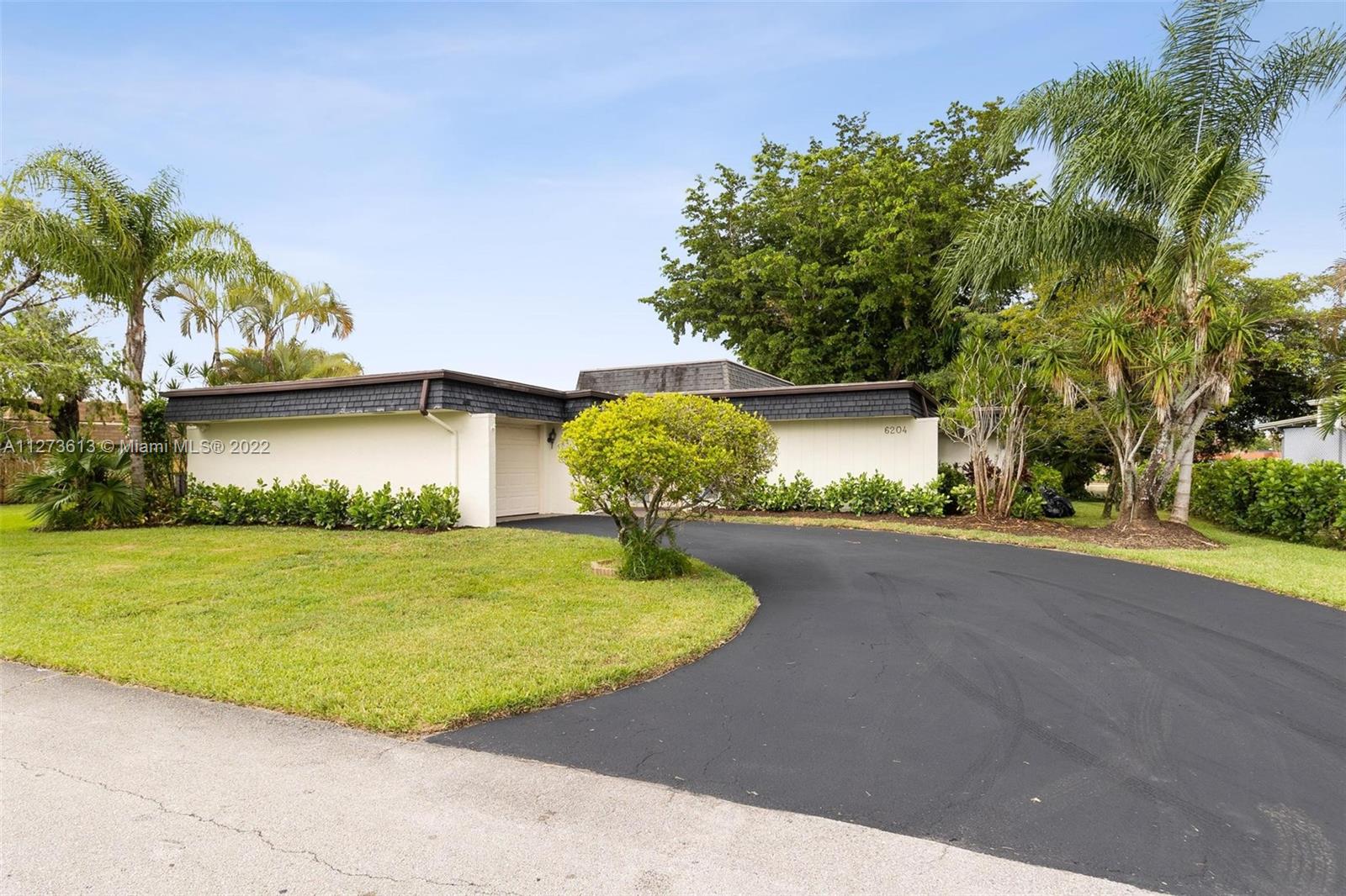6204 Royal Poinciana Lane Tamarac FL 33319