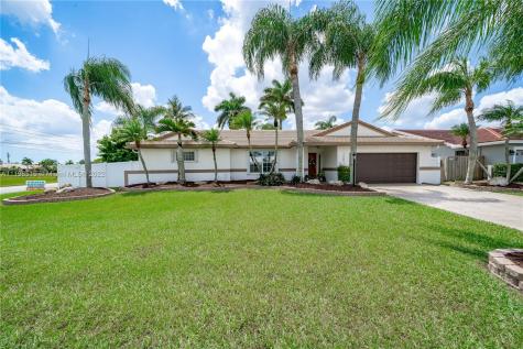 15812 Stonetower Street Davie FL 33331