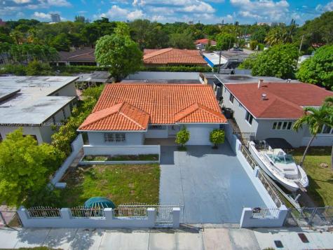 3066 NW 5th Street Miami FL 33125