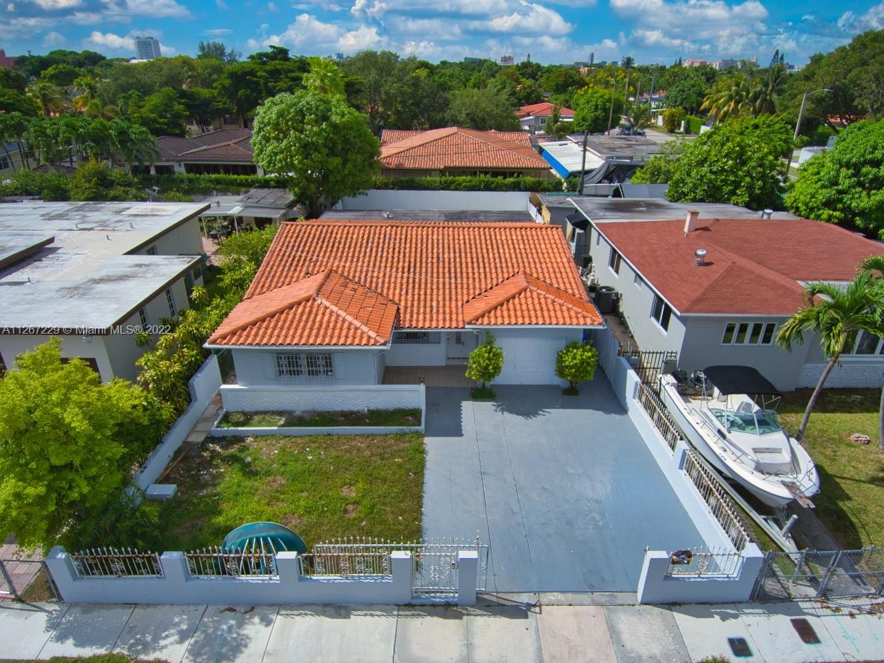 3066 NW 5th Street Miami FL 33125