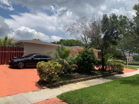 501 NW 89th Terrace Pembroke Pines FL 33024