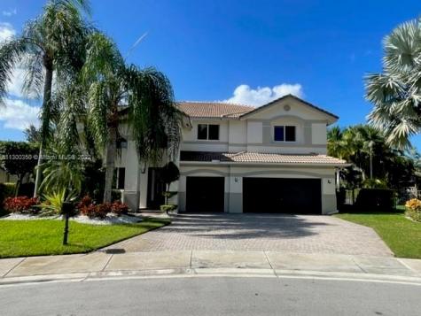 2574 Jardin Place Weston FL 33327
