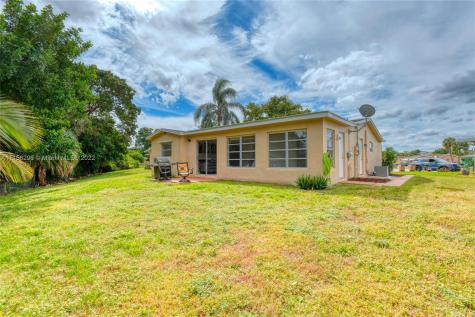 1261 NW 48th Street Deerfield Beach FL 33064