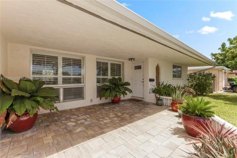 3205 Taft Street Hollywood FL 33021