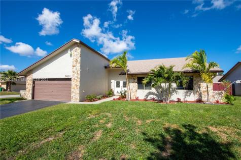 8631 NW 54th Street Lauderhill FL 33351