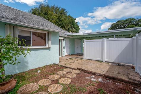 9274 SW 5th Street Boca Raton FL 33428