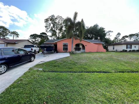 182 SE Crosspoint Drive Port St. Lucie FL 34983