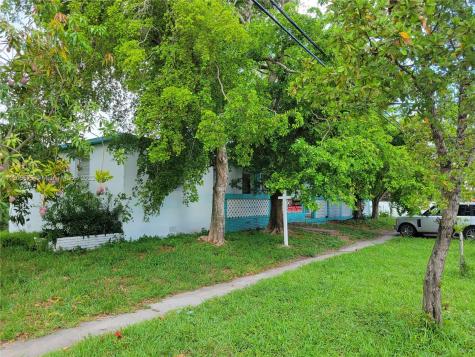 15590 NE 10th Avenue North Miami Beach FL 33162