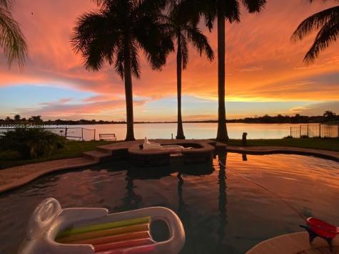 2366 NW 184th Terrace Pembroke Pines FL 33029
