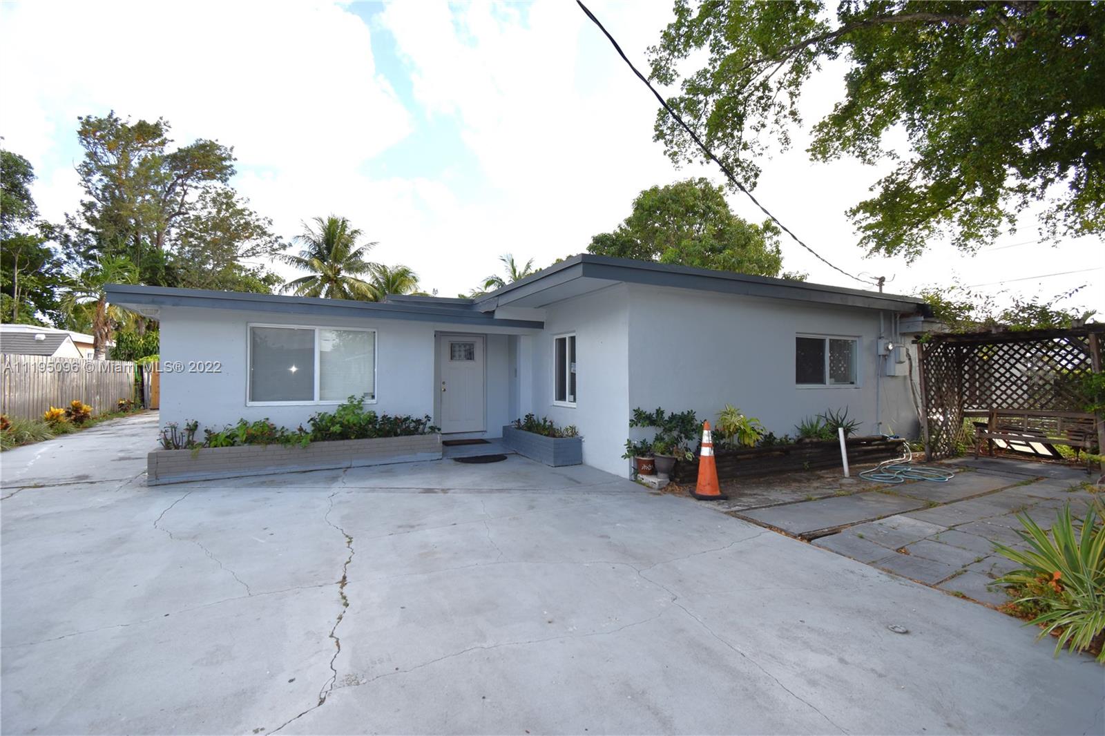 840 SW 6th Street Hallandale Beach FL 33009