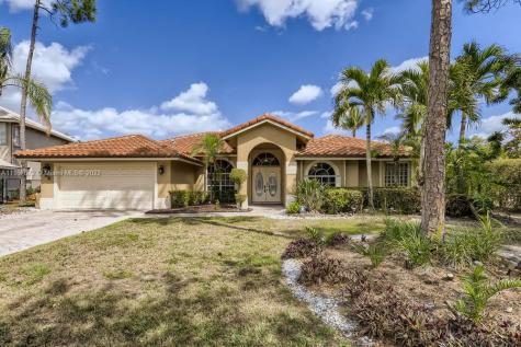 122 Cypress Crescent Royal Palm Beach FL 33411
