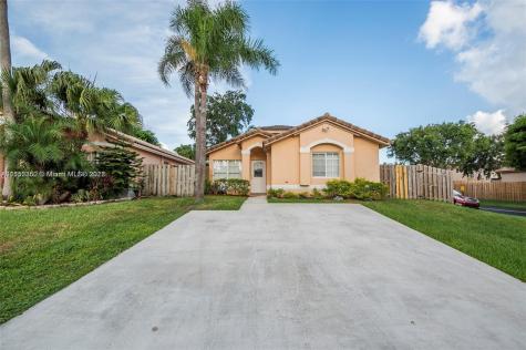 21460 SW 88th Avenue Cutler Bay FL 33189