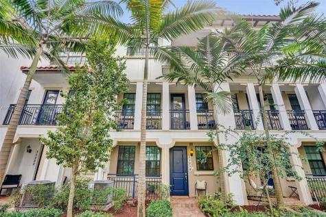 11338 SW 15th Street Pembroke Pines FL 33025
