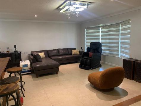 2210 N 54th Avenue Hollywood FL 33021