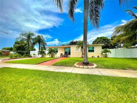 3621 SW 32nd Court West Park FL 33023