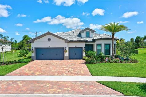 9154 Balsamo Drive Palm Beach Gardens FL 33412