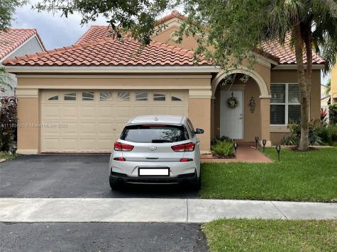 944 Falling Water Road Weston FL 33326