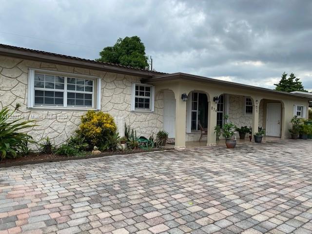 874 W 70th Place Hialeah FL 33014