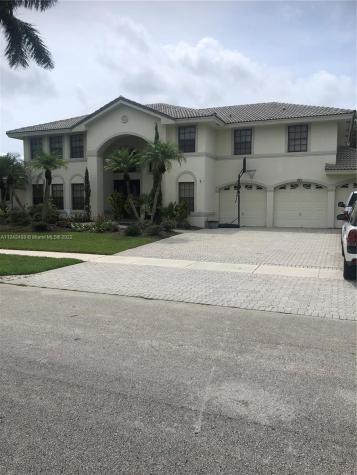 521 NW 193rd Avenue Pembroke Pines FL 33029