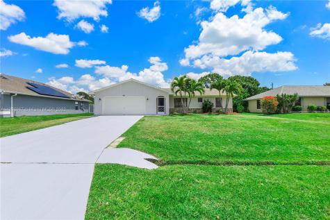 861 SE Starflower Avenue Port St. Lucie FL 34983