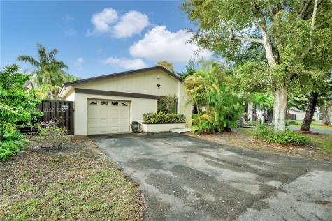 13576 SW 115th Lane Miami FL 33186