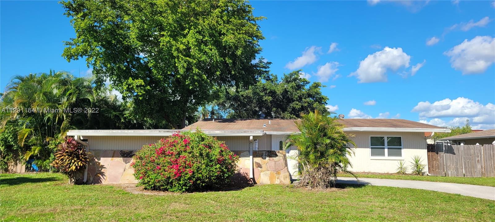 947 Hibiscus Drive Royal Palm Beach FL 33411