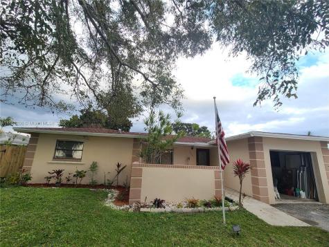 8251 SW 5th Street North Lauderdale FL 33068