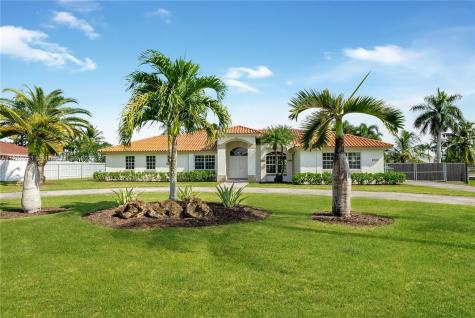 1661 NW 17th Street Homestead FL 33030