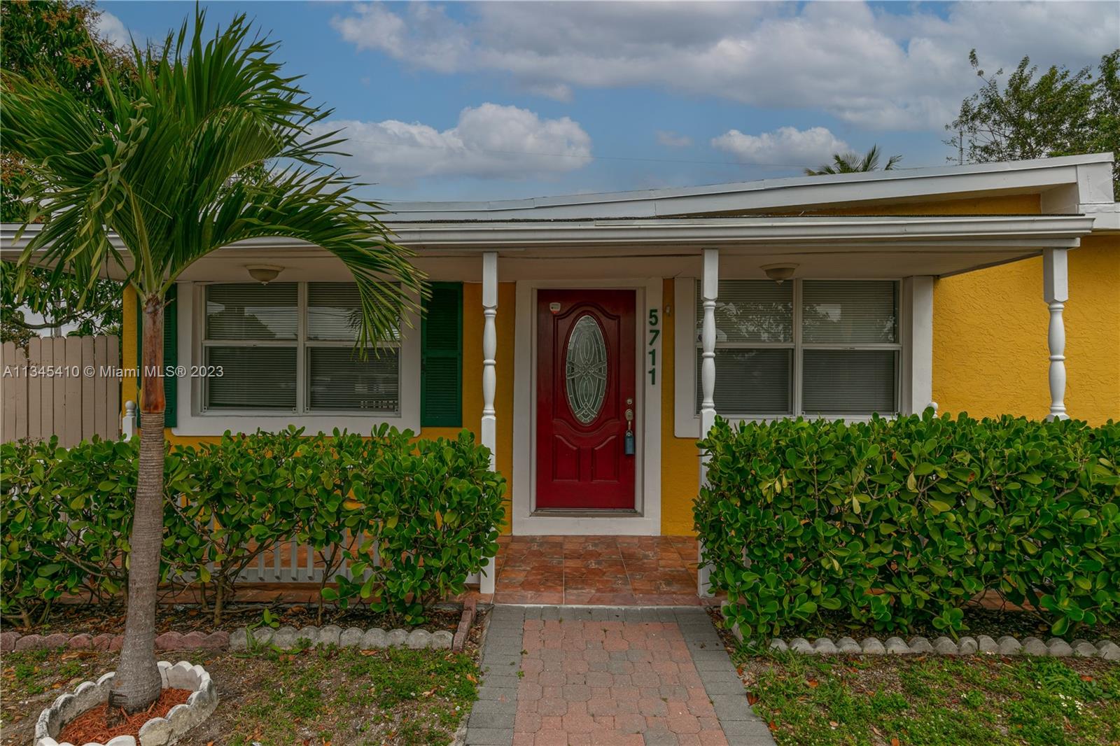5711 SW 41st Street West Park FL 33023