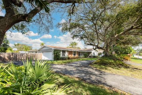 8261 SW 165th Terrace Palmetto Bay FL 33157