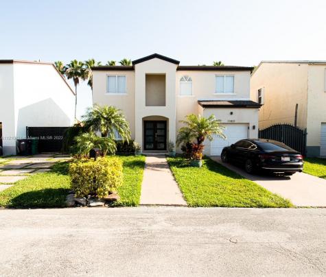 11831 SW 272nd Terrace Homestead FL 33032