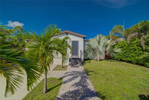 1077 NW 40th Street Miami FL 33127