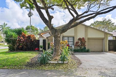 13500 SW 108th Street Circle N Miami FL 33186
