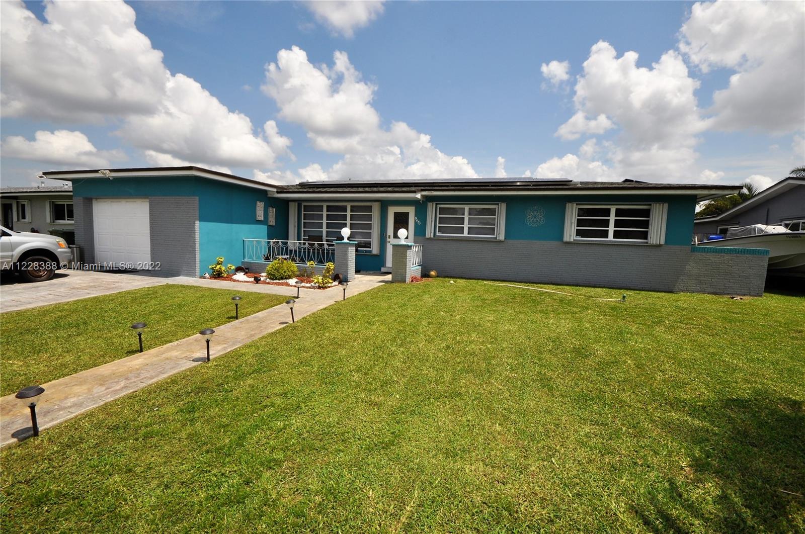 9431 NW 3rd Street Pembroke Pines FL 33024