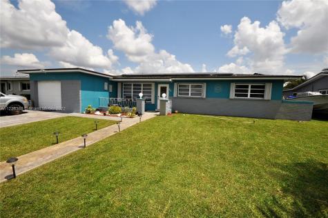 9431 NW 3rd Street Pembroke Pines FL 33024
