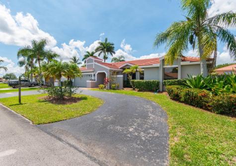15822 Stonetower Street Davie FL 33331