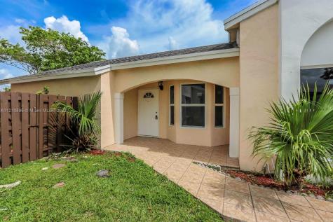 5528 NW 101st Court Doral FL 33178