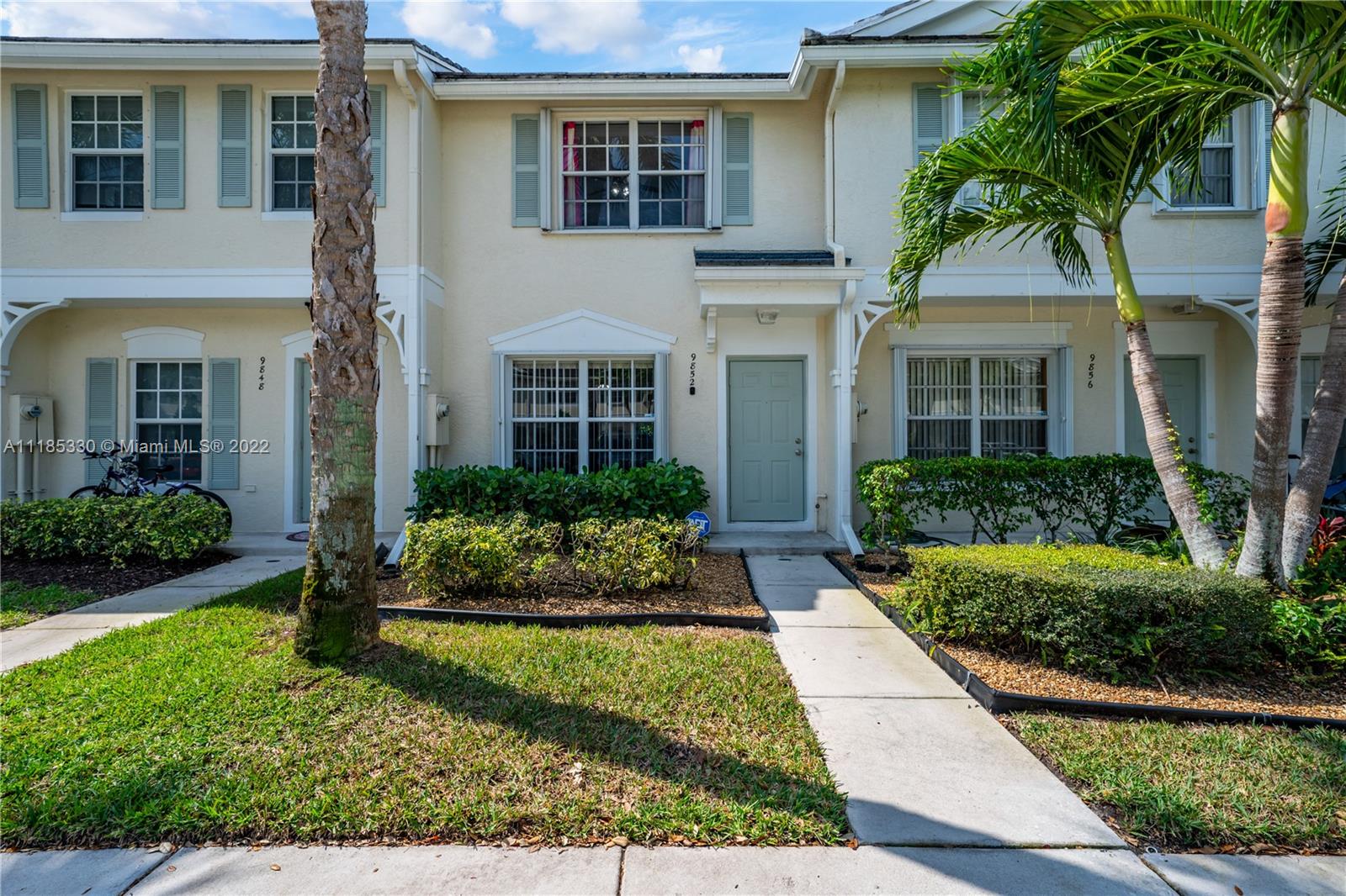 9852 NW 56th Place Coral Springs FL 33076