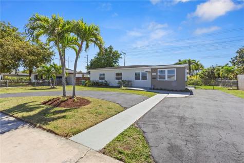 10230 SW 35th Terrace Miami FL 33165