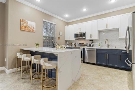 4442 Arabian Way Davie FL 33328