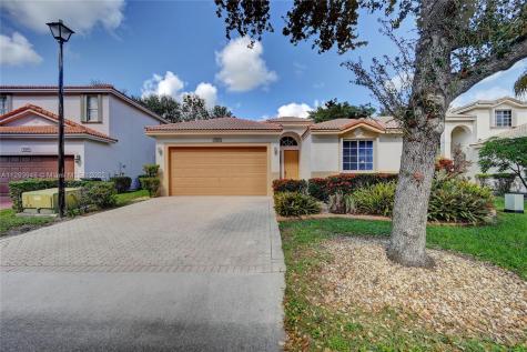 5523 Lake Tern Court Coconut Creek FL 33073