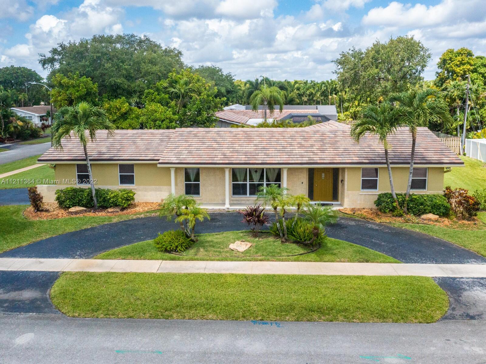 761 NW 74th Terrace Plantation FL 33317