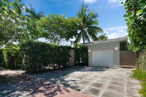 2520 Flamingo Drive Miami Beach FL 33140