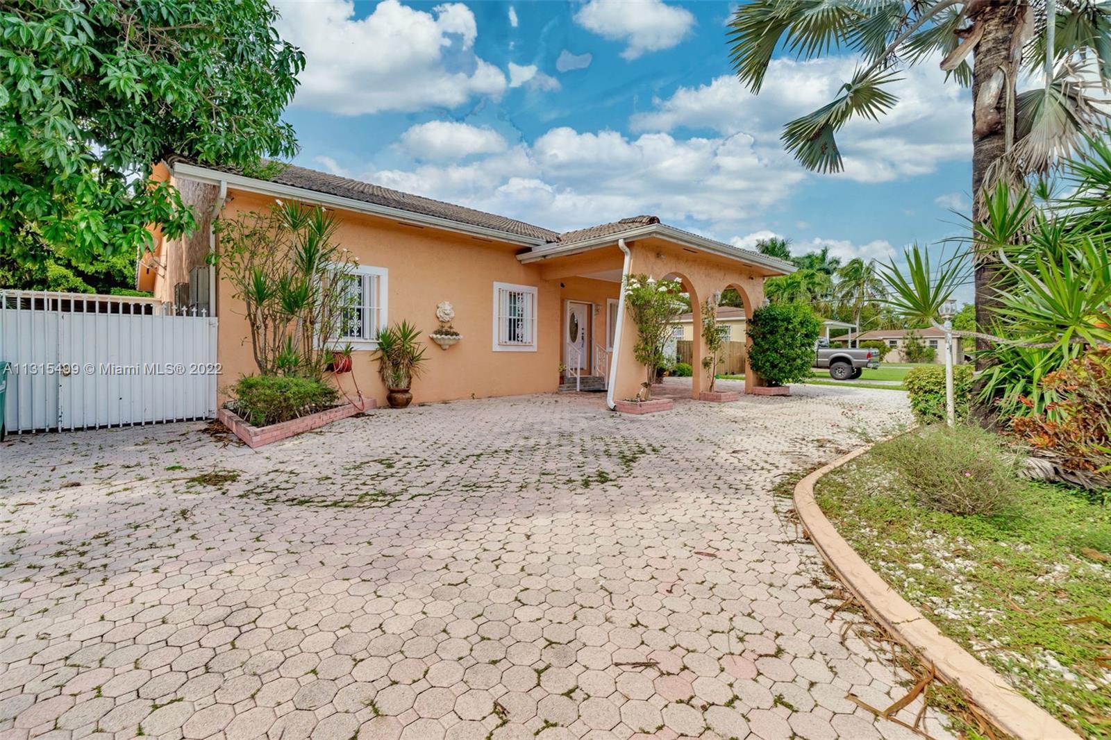 2820 SW 80th Avenue Miami FL 33155